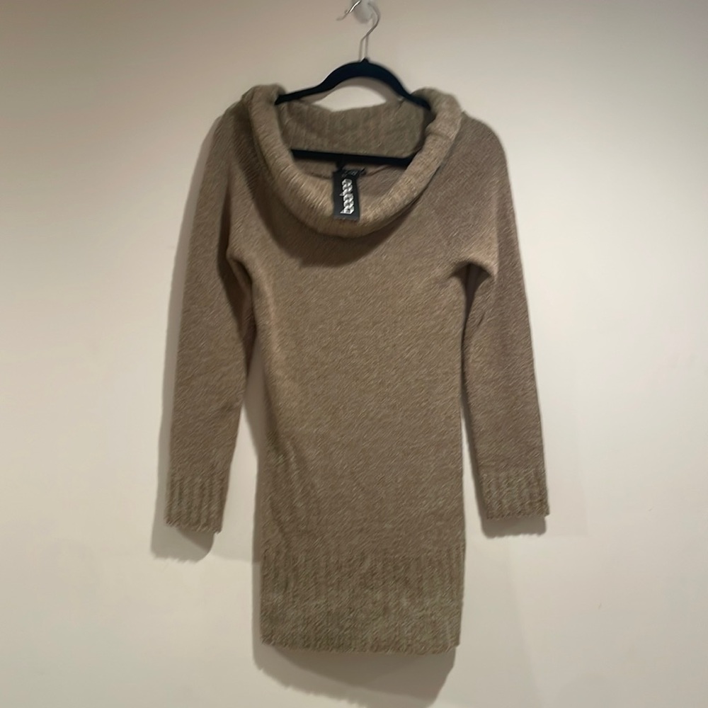 Boohoo Tunic Sweater | Size Medium with tags